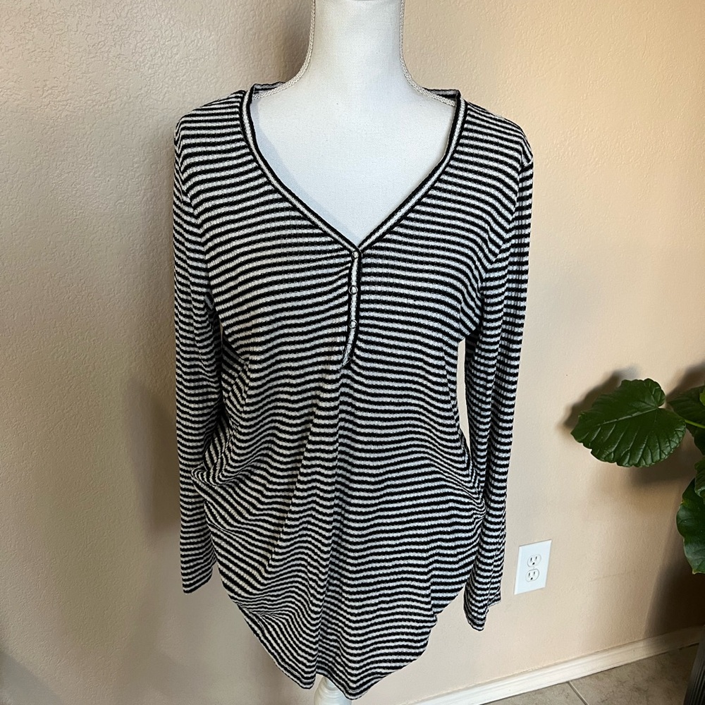 Torrid Striped Black and White V-Neck Long-Sleeve waffle knit Top